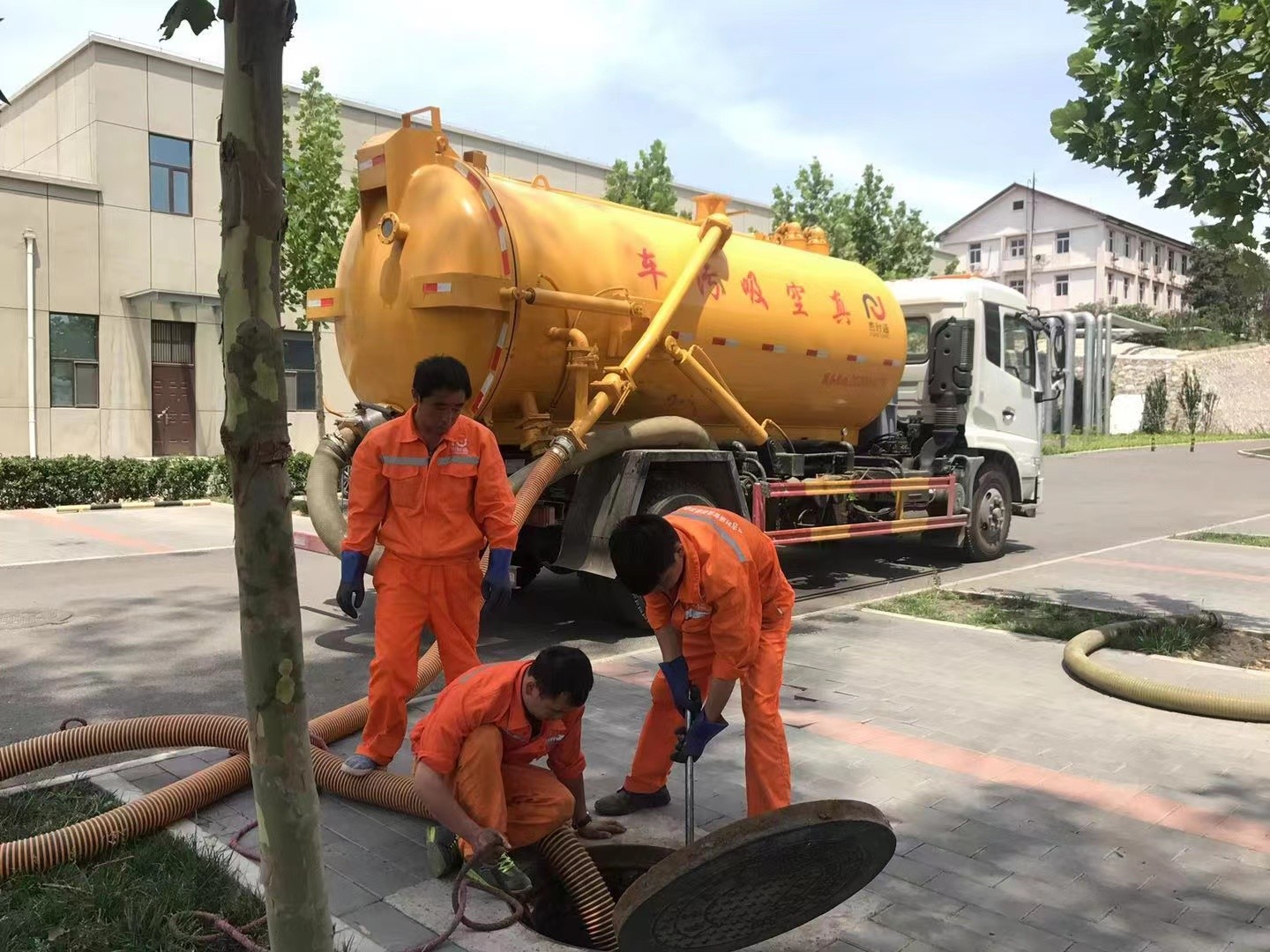 璧山化粪池清理与5-8吨吸粪车施工效率分析